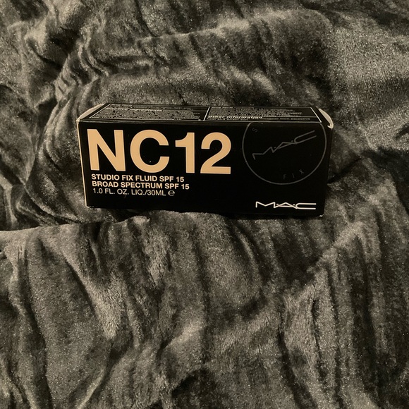 Mac Studio Fix Foundation - Picture 1 of 1